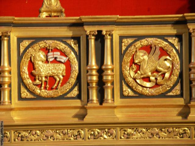 PICT5390-Altar_detail