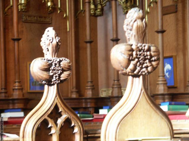 PICT5405-Carved_wood_feature